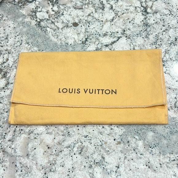 Louis Vuitton Handbags - LV Long Wallet Dust Bag Louis Vuitton EUC